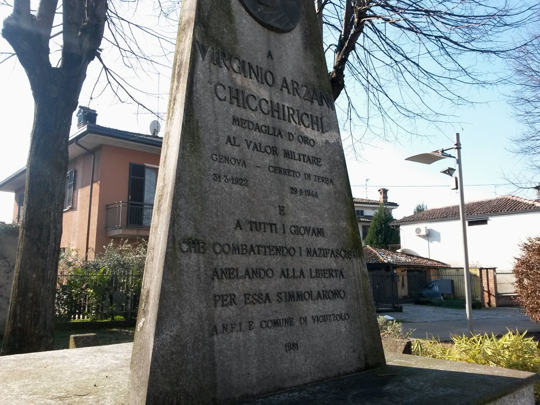 Monumento ad Arzani, dedicato a Virgilio Arzani, medaglia d'oro al valor militare, in memoria dei combattenti per la libertà.