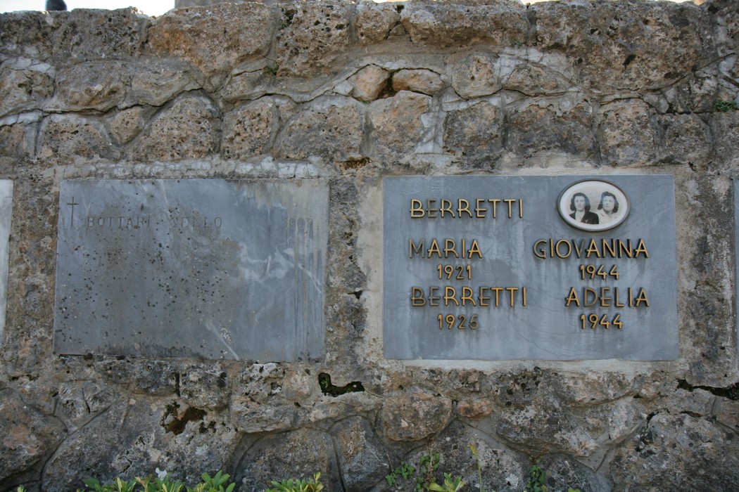 Ossario di Sant'Anna di Stazzema: monumento commemorativo delle vittime della Seconda Guerra Mondiale.