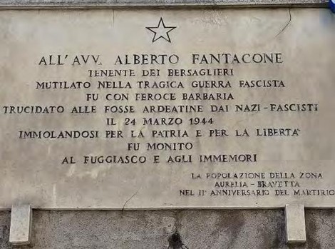 Lapide commemorativa dedicata all'Avv. Alberto Fantacone, caduto durante la Seconda Guerra Mondiale.