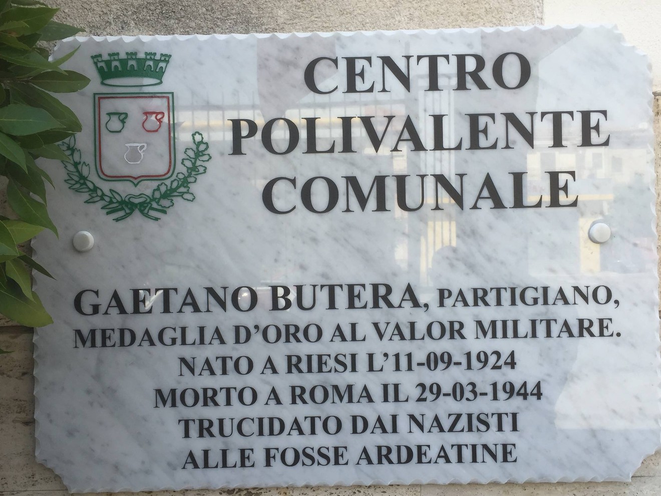 Targa commemorativa dedicata a Gaetano Butera, partigiano e medaglia d'oro al valor militare, assassinato dai nazisti.