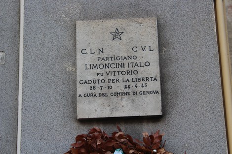 Lapide commemorativa dedicata al partigiano Vittorio Limoncini, caduto per la libertà.
