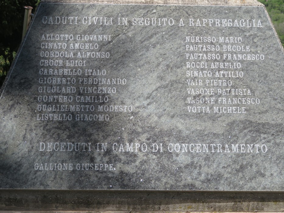 Monumento al partigiano, in memoria dei caduti civili e deportati nei campi di concentramento.