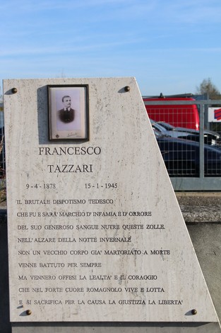 Monumento a Tazzari: memoriale dedicato a Francesco Tazzari, vittima della brutalità del regime fascista.