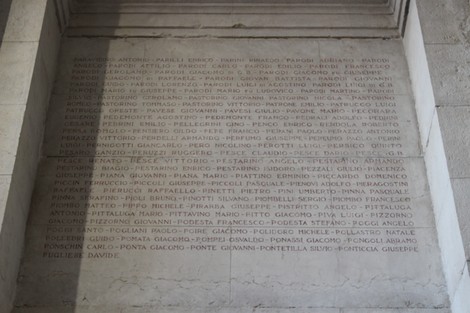 Sacrario del Ponte Monumentale, un'opera memoriale valida e solenne, che onora la memoria dei caduti.