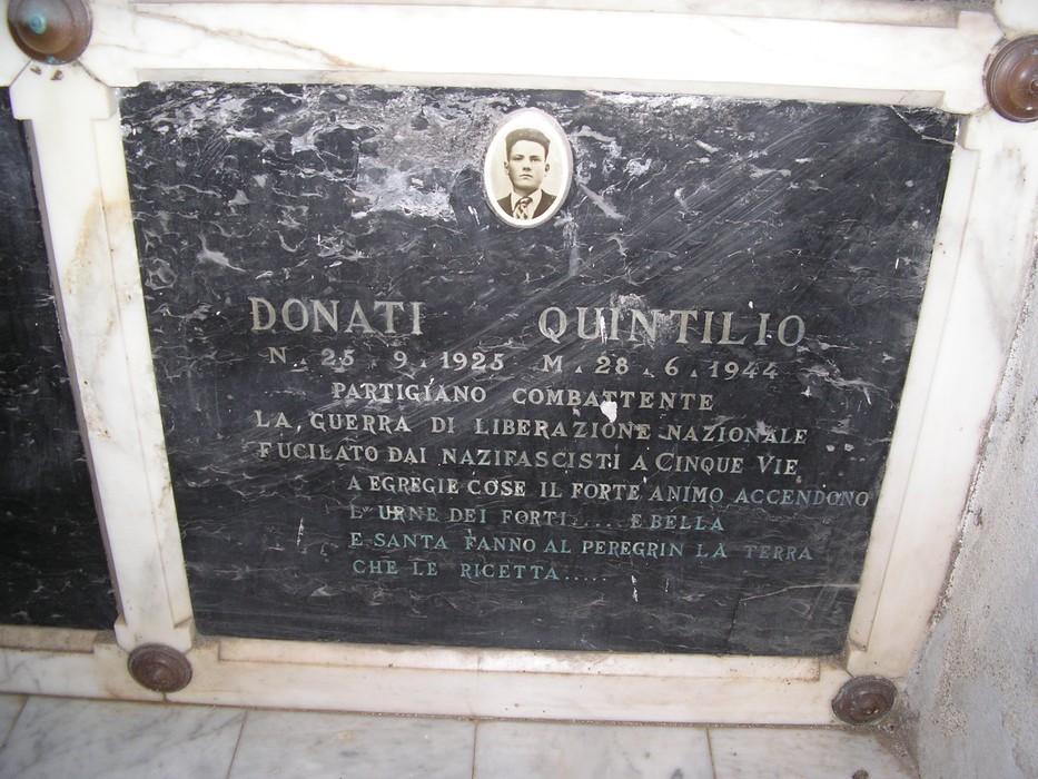 Cappella dei caduti, monumento commemorativo dedicato ai sacrifici dei partigiani nella guerra di liberazione.