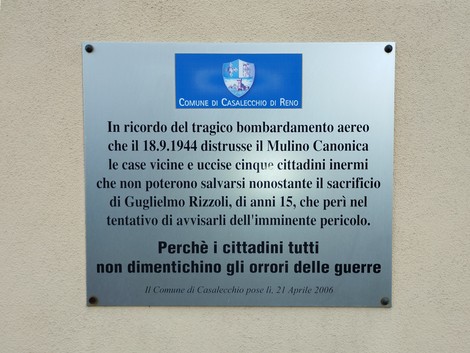 Targa commemorativa per le vittime del bombardamento aereo del 18 settembre 1944 a Casalecchio di Reno.
