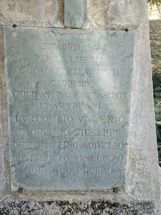 Cippo commemorativo dei caduti del rifugio GEAT, in onore dei partigiani caduti per la libertà.