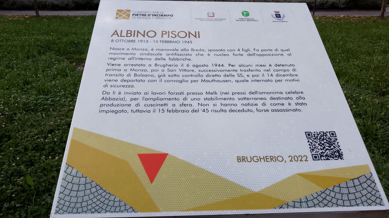 Pietre d'inciampo nel Giardino della Memoria, a commemorazione delle vittime della Seconda Guerra Mondiale.