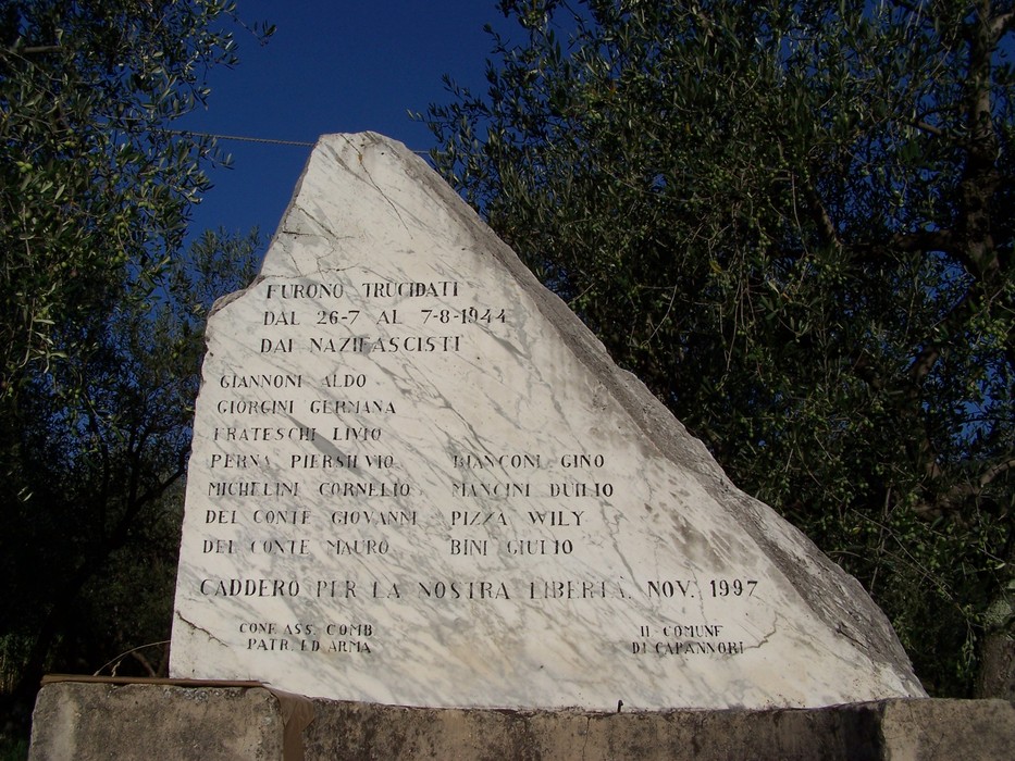 Cippo di San Gennaro commemorativo dedicato ai martiri antifascisti del 1944.