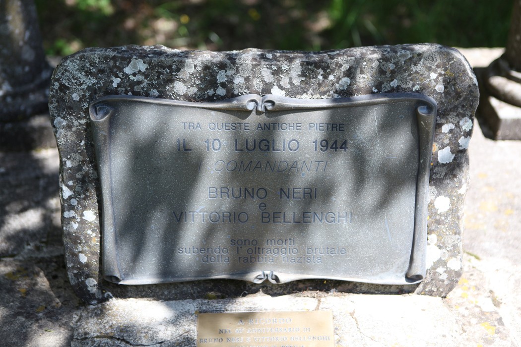 Monumento commemorativo a Bruno Neri e Vittorio Bellenghi, caduti il 10 luglio 1944.