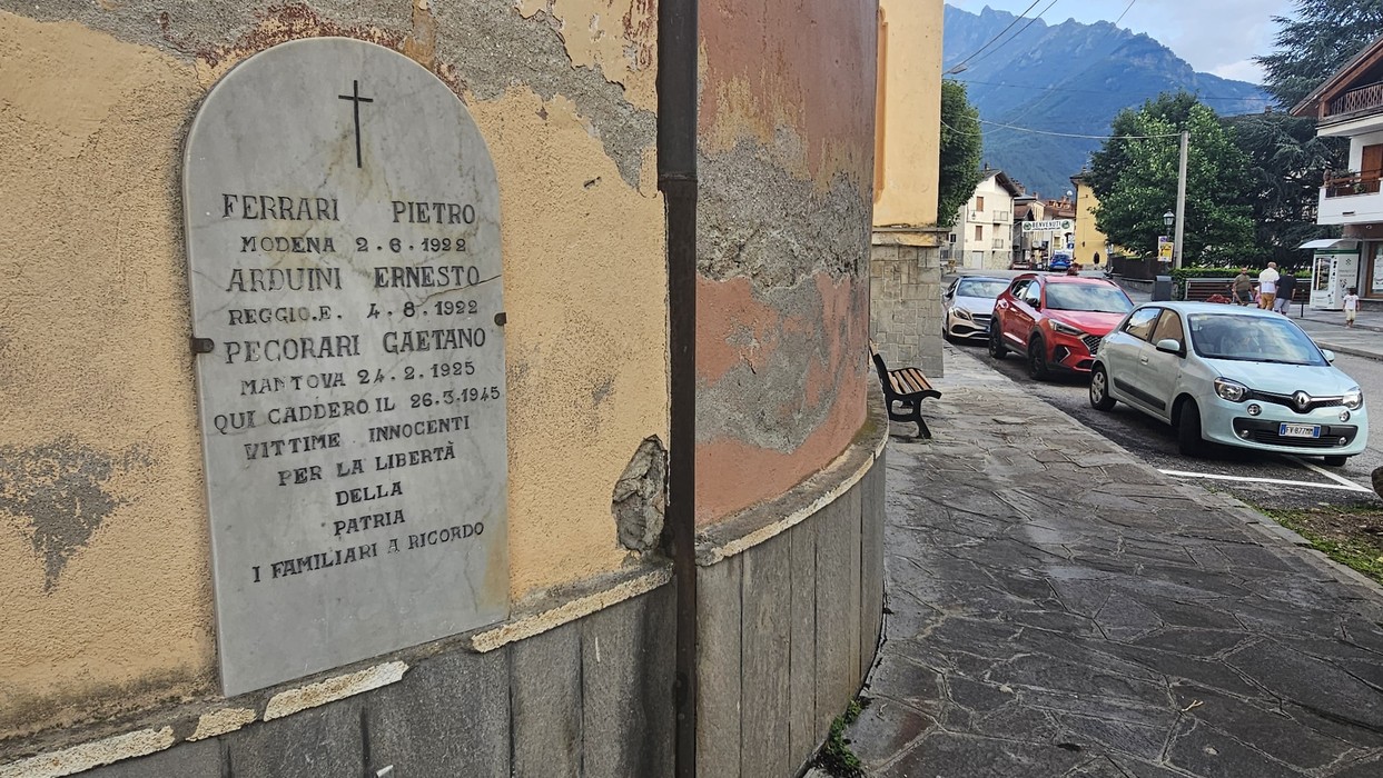 Lapide a Ferrari, Arduini e Pecorari, Comune di Entracque (CN), foto 2