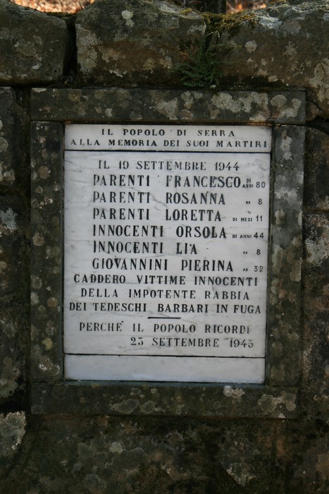Monumento di Serra dedicato ai martiri caduti il 19 settembre 1944, in memoria delle vittime innocenti.