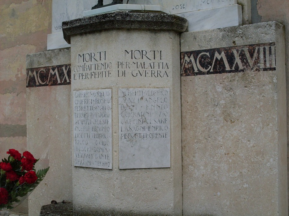 Lapide commemorativa ai caduti di Fosdondo, in ricordo dei soldati perse in guerra.