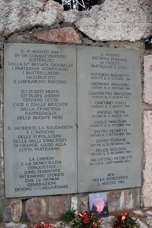 Monumento ai Partigiani al Colletto, dedicato alla memoria dei caduti nella lotta partigiana.