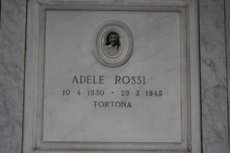 Sacrario dei partigiani di Torbella con una targa commemorativa dedicata a Adele Rossi.