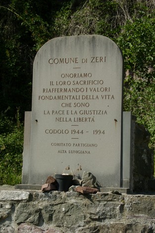 Monumento ai partigiani e a Siligato, commemorazione del sacrificio per la libertà e la giustizia. Codolo 1944-1994.