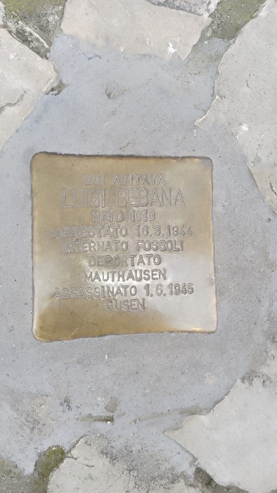 Pietra d'inciampo dedicata a Luigi Besana, commemorativa di arresto e deportazione.