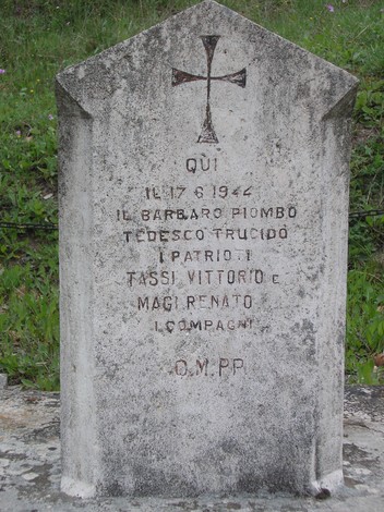 Cippo commemorativo dedicato a Tassi Vittorio e Magi Renato, patrioti uccisi nel 1944.