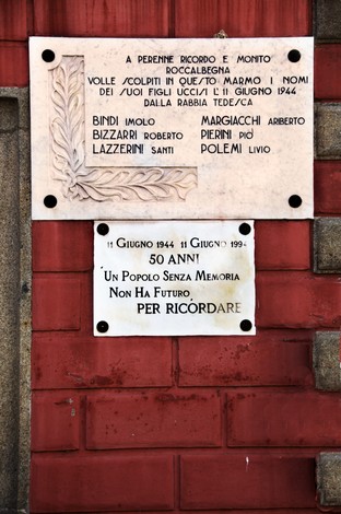 Lapidi commemorative del cinquantesimo anniversario della Liberazione, in ricordo delle vittime del 1944.