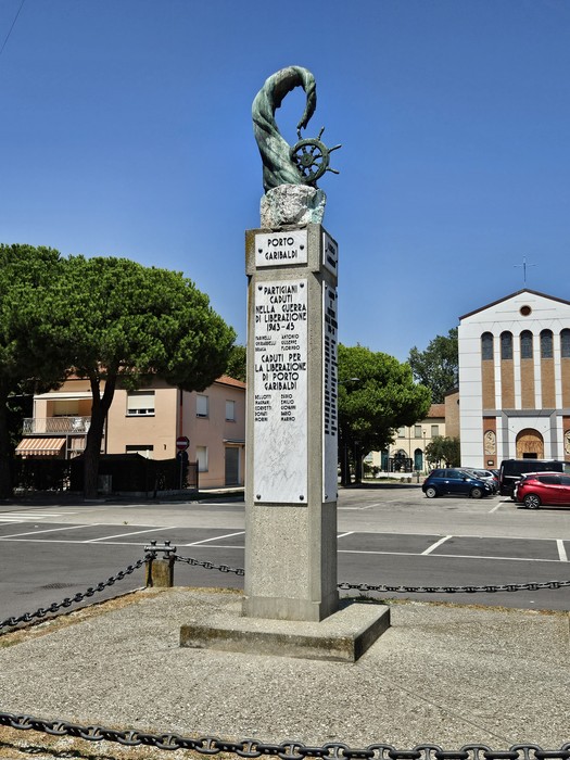Monumento ai Caduti di Porto Garibaldi, Comune di Comacchio (FE), foto 2