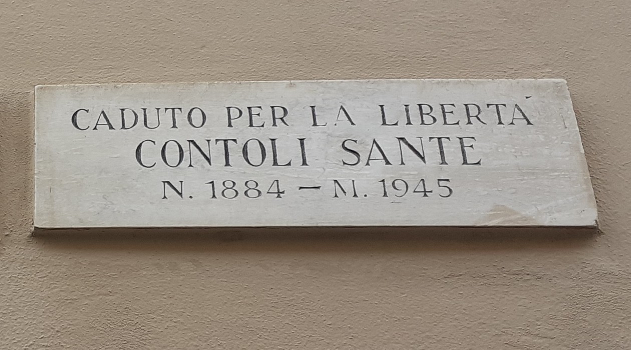 Lapide dedicata a Sante Contoli, caduto per la libertà, con date di nascita e morte.