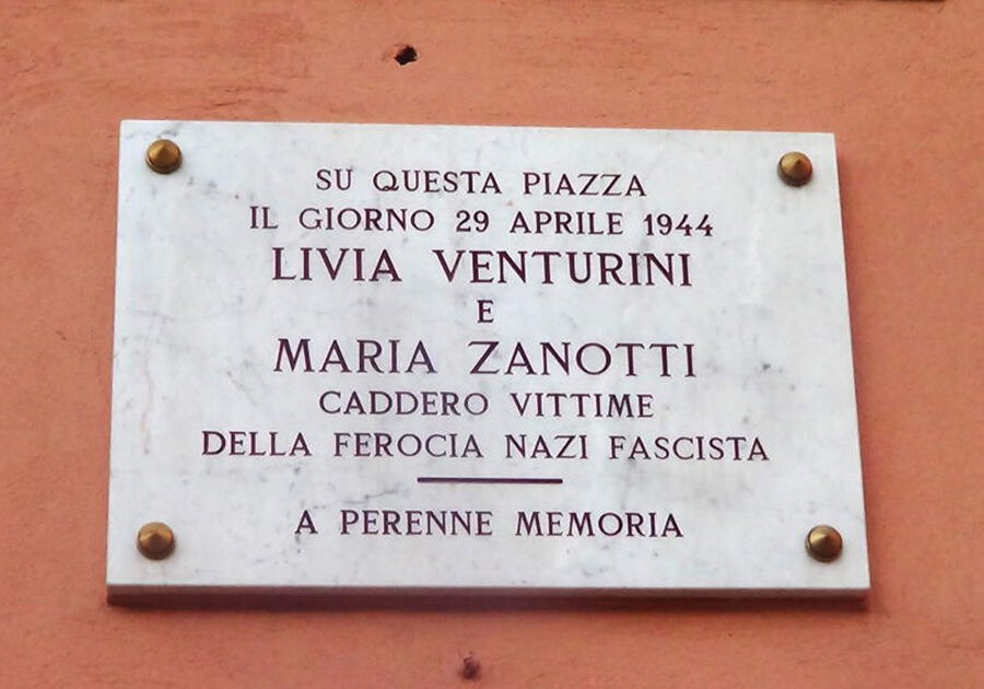Lapide in memoria di Livia Venturini e Maria Zanotti, vittime della ferocia nazifascista.