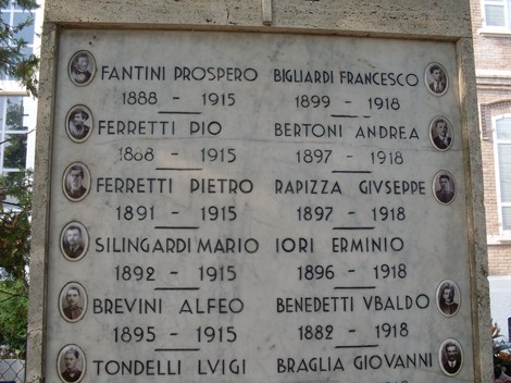 Monumento ai Caduti di Gavasseto, commemorazione dei soldati persi tra il 1888 e il 1918.