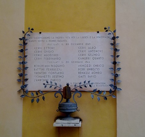 Monumento commemorativo ai fucilati per la libertà e la democrazia nel Poligono di Reggio Emilia.