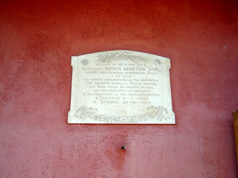 Lapide commemorativa dedicata a Bonino Agostino Bulli, situata a Zibello, datata 20 aprile 1963.