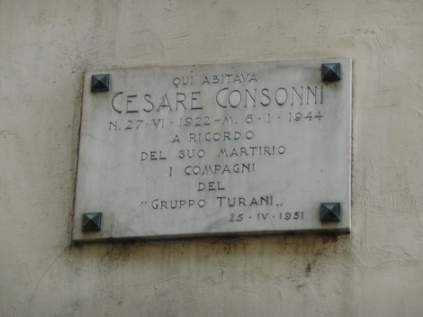 Lapide commemorativa di Cesare Consonni, dedicata ai suoi compagni del "Gruppo Turani".