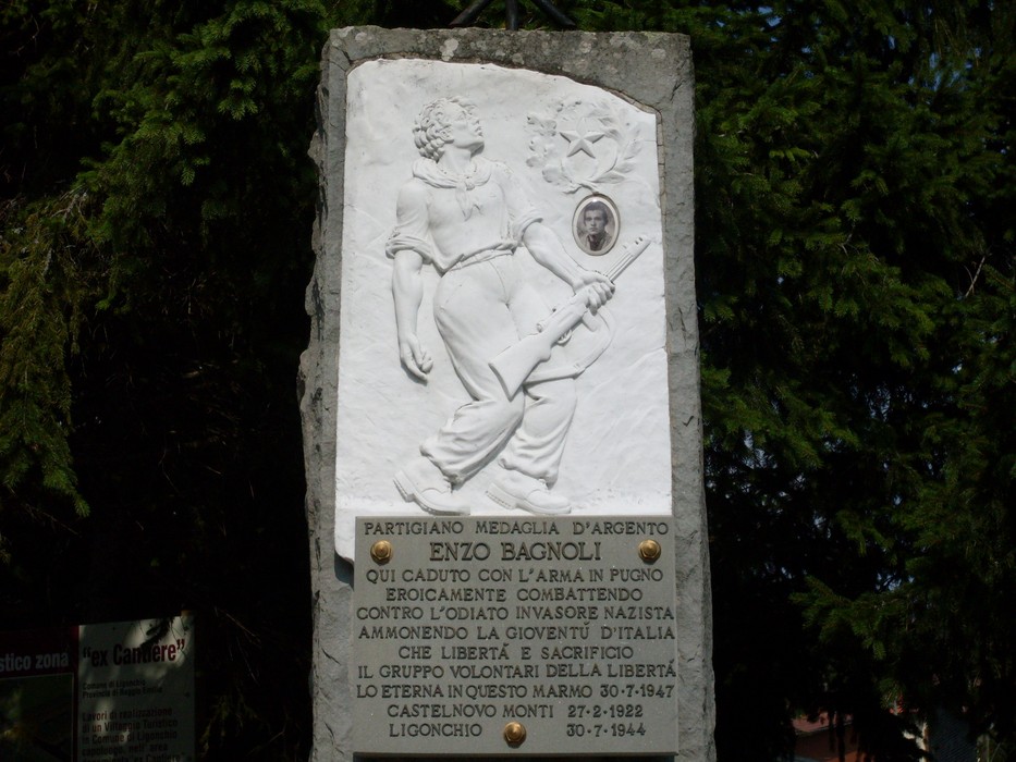 Monumento a Bagnoli, dedicato al partigiano Enzo Bagnoli, simbolo di libertà e sacrificio.