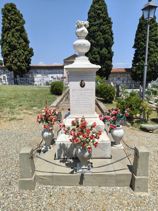 Monumento ai Buricchi, a Chiti e Spinelli, Comune di Carmignano (PO), foto 2