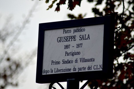 Targa commemorativa dedicata a Giuseppe Sala, partigiano e primo sindaco di Villasant.