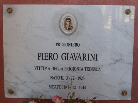 Targa commemorativa dedicata a Piero Giavarini, vittima della prigionia tedesca, nel sacrario di Bibbiano.