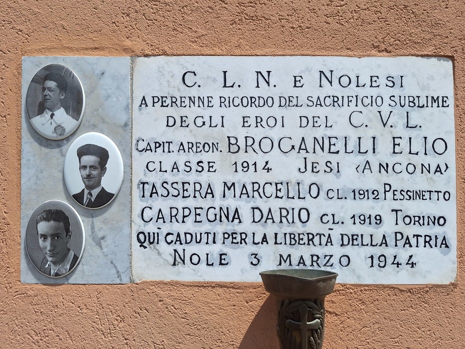 Lapide a Broganelli, Tassera e Carpegna, Comune di Nole (TO), foto 2