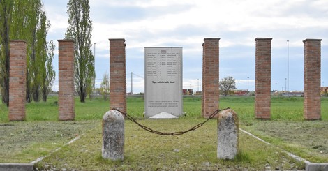 Monumento ai caduti per la libertà di Cittanova, dedicato ai sacrifici per la libertà e la giustizia.