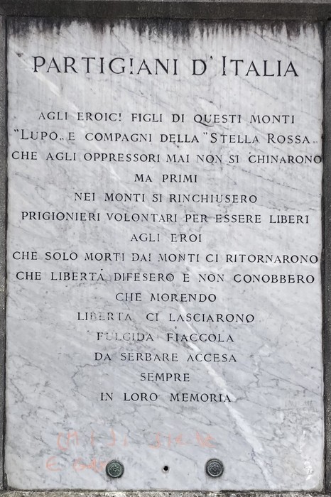 Monumento ai caduti di Vado, commemorazione dedicata ai partigiani e ai caduti per la libertà.