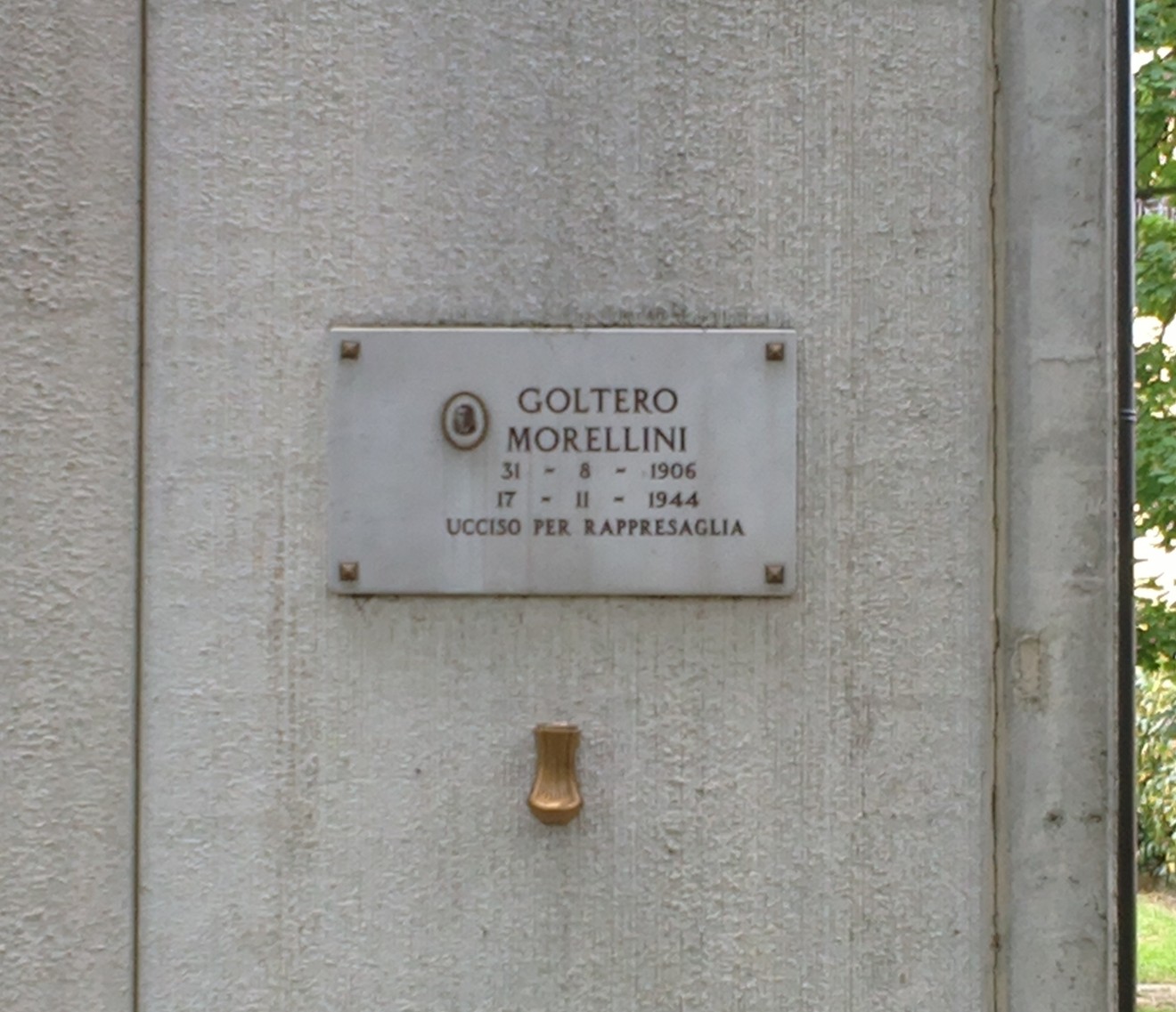 Lapide commemorativa dedicata a Goltero Morellini, vittima di rappresaglia nel 1944.