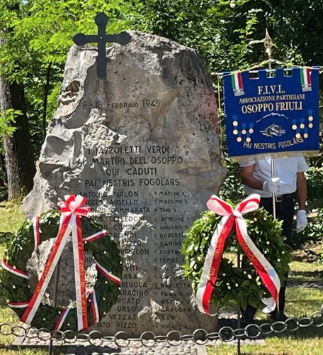 Monumento ai martiri dell'Osoppo, commemorazione di valorosi caduti del 1945, situato in Friuli.