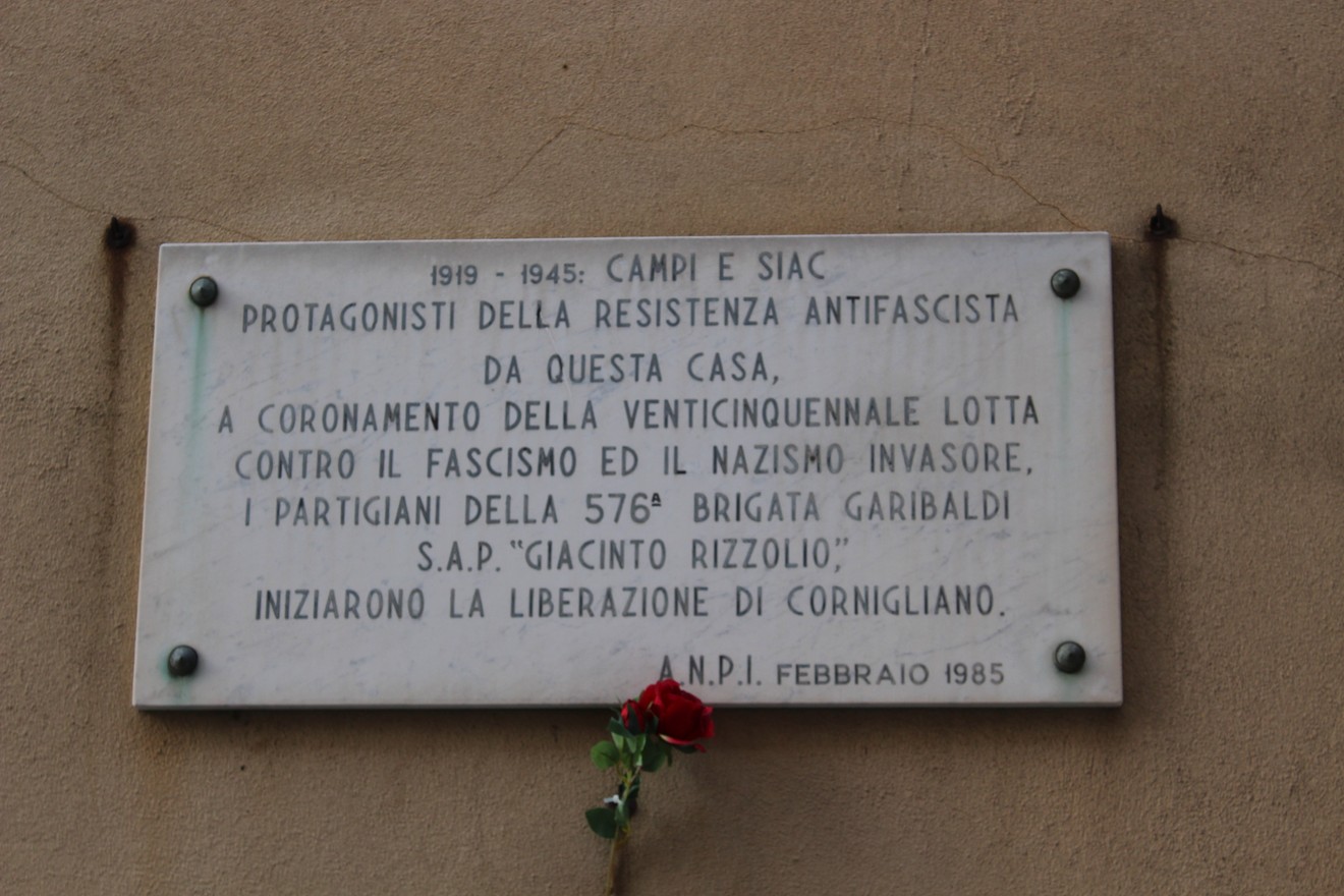 Lapide commemorativa dedicata alla 576a Brigata Garibaldi, situata a Cornigliano.