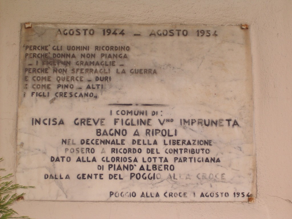 Lapide commemorativa di Poggio alla Croce, dedicata ai caduti della guerra, risalente ad agosto 1954.