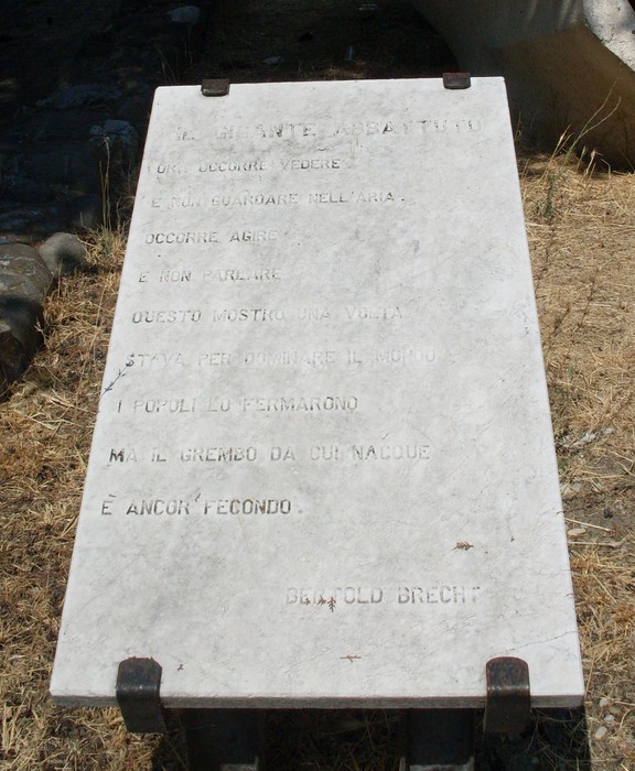 Monumento ai Caduti della Resistenza di San Polo d'Enza, in memoria dei combattenti per la libertà.