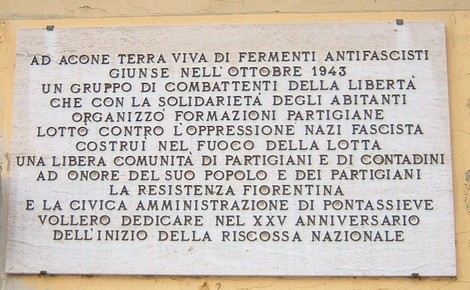 Lapide commemorativa ad Acone che ricorda la resistenza antifascista e i combattenti della libertà.