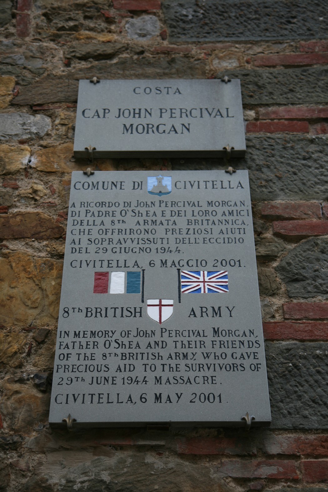 Lapide commemorativa in memoria della 8th British Army e del Capitano John Percival Morgan a Civitella.