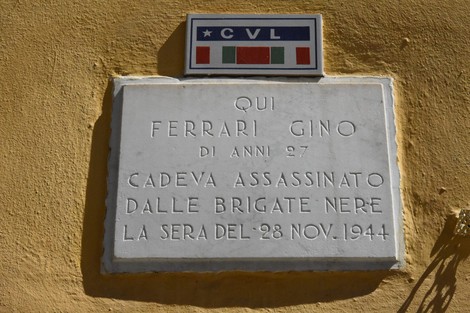 Lapide commemorativa di Gino Ferrari, assassinato dalle Brigate Nere il 28 novembre 1944.