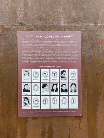 Memoriale degli eccidi di Creda, Maccagnano e Botte, commemorazione delle vittime con foto e testi descrittivi.