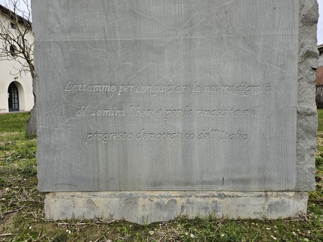 Monumento ai Partigiani, commemorativo per la lotta per la libertà e la dignità in Italia.