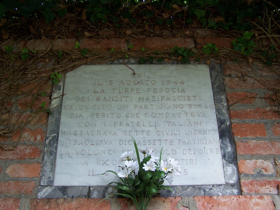 Lapide commemorativa che ricorda le vittime dei banditi nazifascisti a Citerno, agosto 1944.