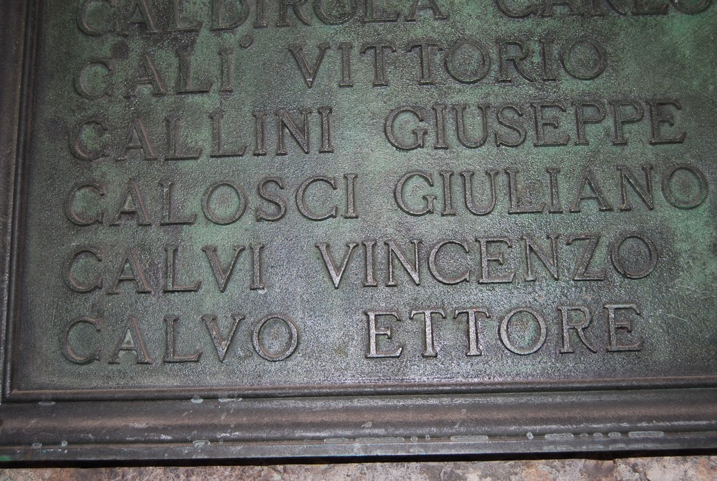 Lapidi commemorative della Loggia dei Mercanti, un importante monumento storico.