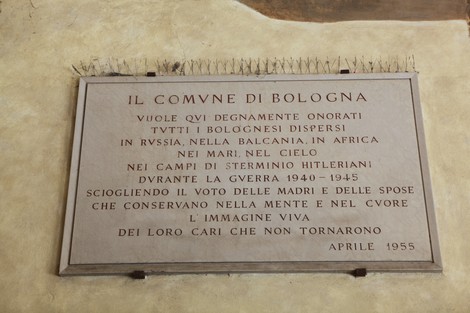Lapide commemorativa dedicata ai bolognesi caduti all'estero nel 1940-1945. Riconoscimento e memoria storica.